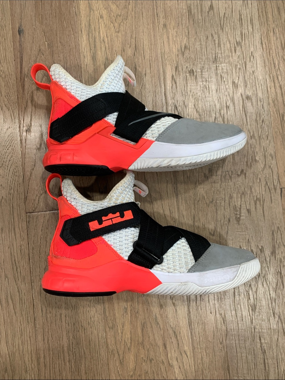 Nike LeBron Soldier 12 Flash Crimson Size 7.5 - Picture 2 of 8